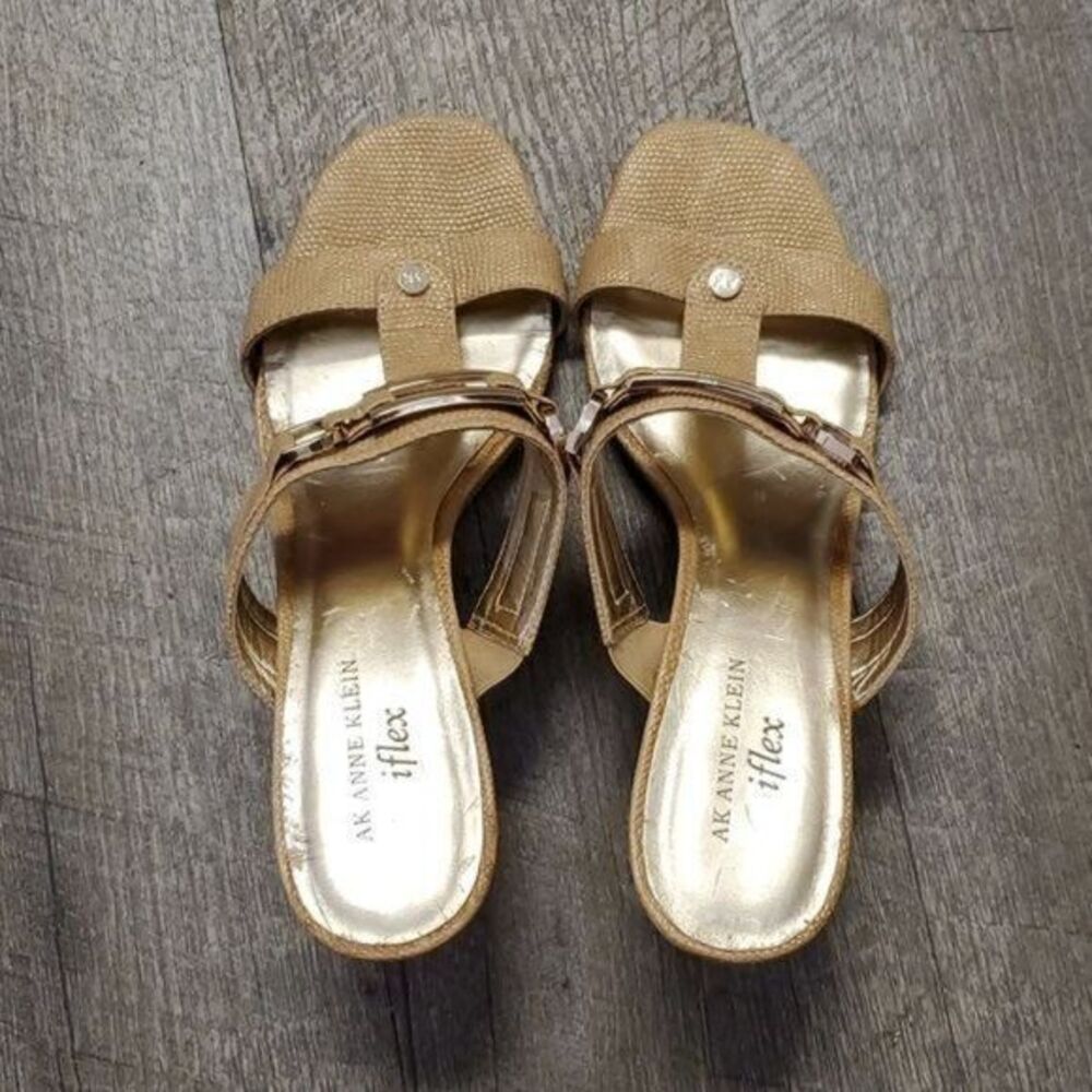 Anne Klein MULES Heels Sandals Shoes GOLD Slip On OPEN TOE Women's WOMAN'S 8 M - Picture 4 of 12